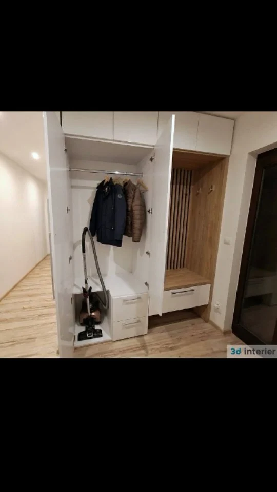 Nečakajte mesiace na „pekné obrázky“. ⏱️

Váš stolár nepotrebuje umenie, potrebuje plán. 🛠️

Ukážka toho, ako môj DREAM systém premení nejasnú predstavu a kopu lamelových panelov na technicky nepriestrelný vizuál. 

Žiadne týždne modelovania vankúšov. 

Len 16 rokov praxe, blesková 3D skica a finálny render pomocou AI. 

Rýchlo, logicky a bez chýb. 

Chcete aj vy takúto vizuálnu istotu? Napíšte mi. 🚀